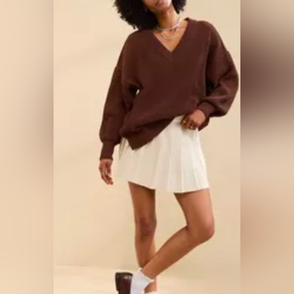 aerie Dresses & Skirts - AERIE Pleated Mini Skirt Sweater Material Beige with White Striped Waist XXL NWT